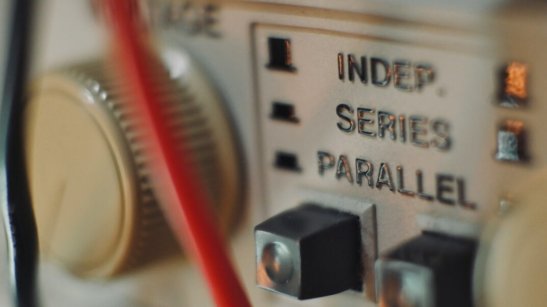 Panel de analítica en tiempo real con gráficas de datos