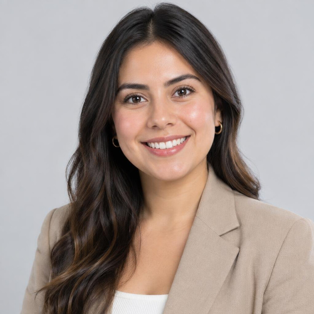 Retrato de una mujer mexicana joven, diseñadora UX UI